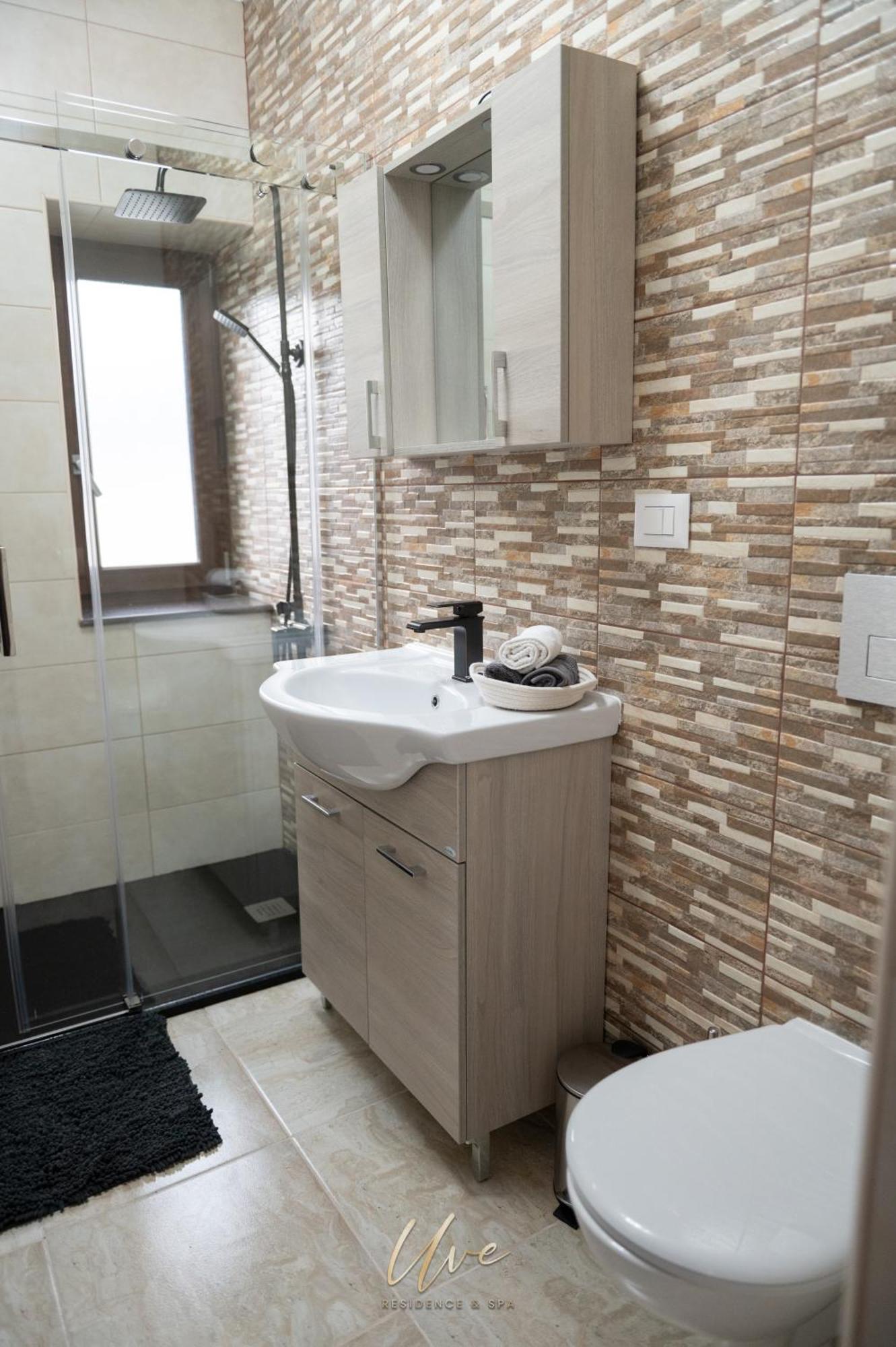 Uve Residence & Spa Piatra Neamt Luaran gambar