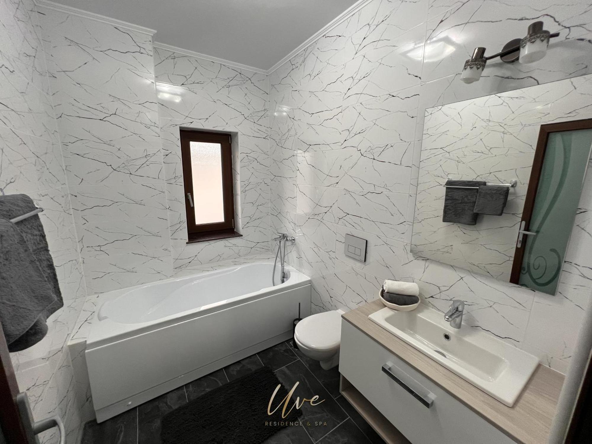 Uve Residence & Spa Piatra Neamt Luaran gambar