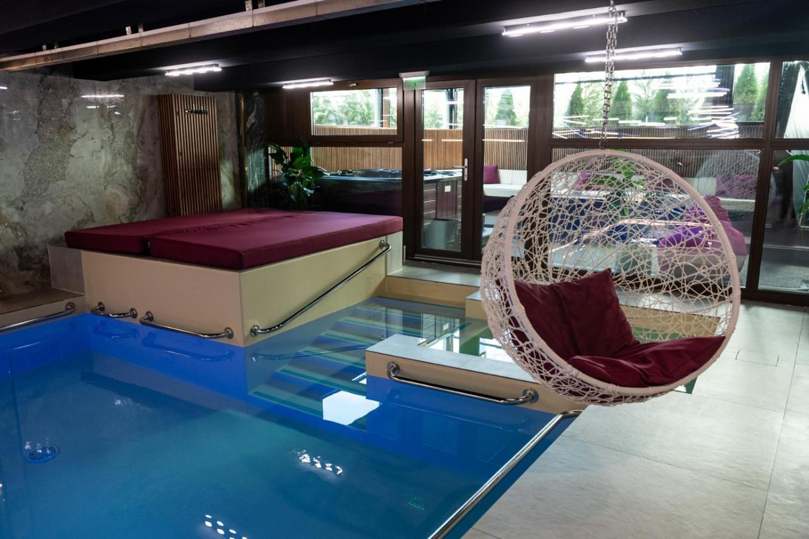 Uve Residence & Spa Piatra Neamt Luaran gambar