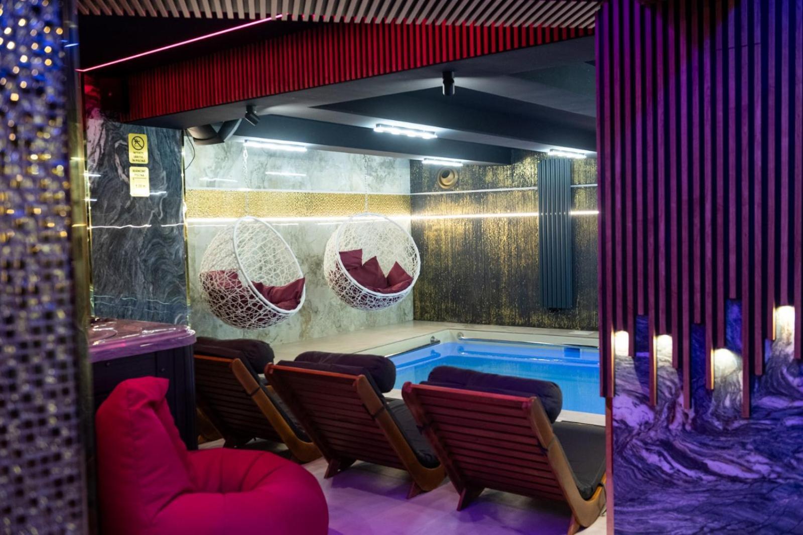 Uve Residence & Spa Piatra Neamt Luaran gambar