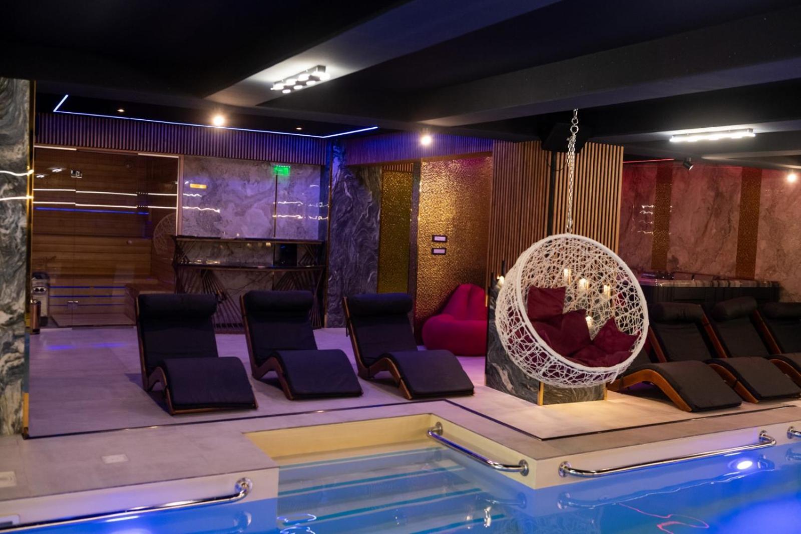 Uve Residence & Spa Piatra Neamt Luaran gambar